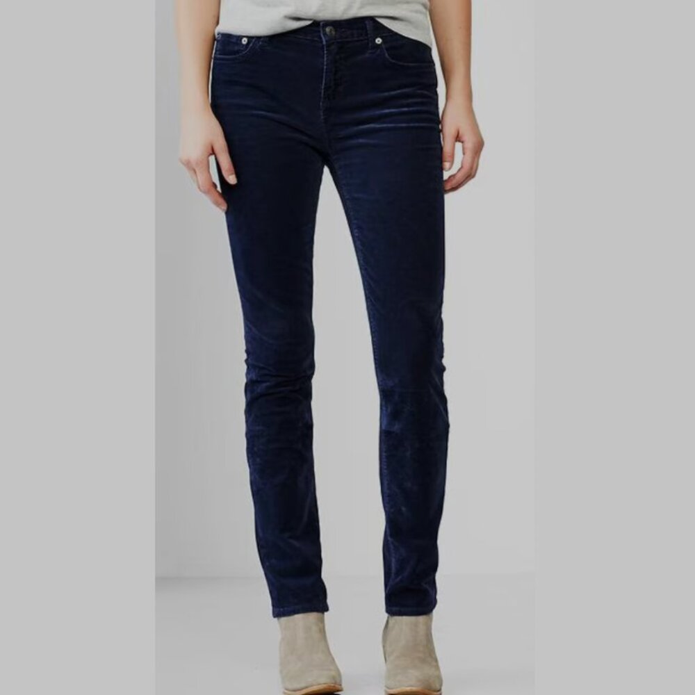 GAP 1969 Real Straight Navy Cords Size 32